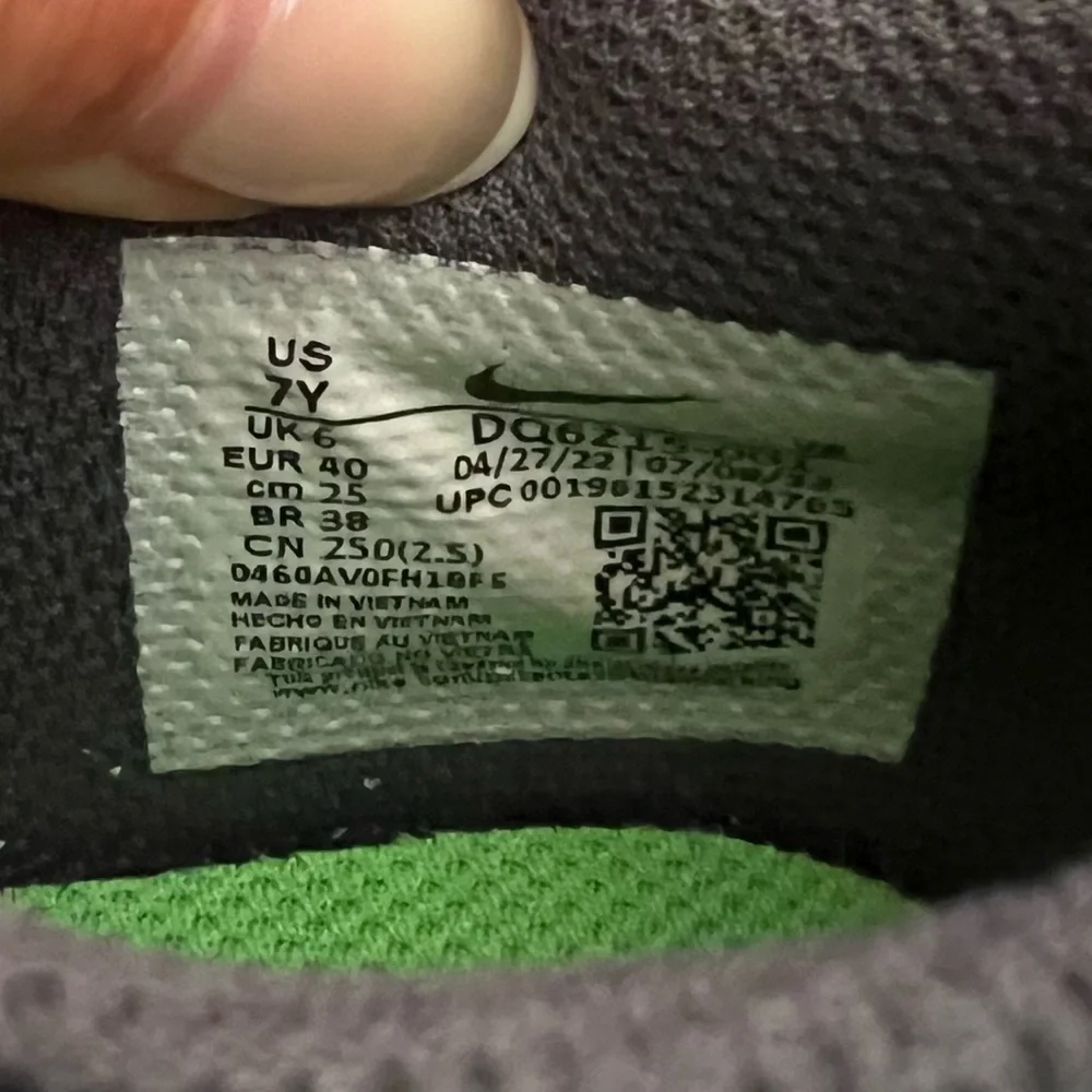 ✔️New✔️ NIKE Dunk Low SE GS Halloween Cauldron - Picture 9 of 10